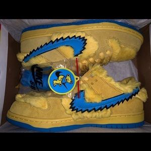 Nike SB Dunk Low Grateful Dead Bears